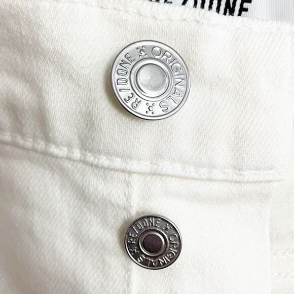 RE/DONE 90s High Rise Ankle Crop Raw Hem Jeans in Vintage White Size 26 | 2 - Picture 7 of 13